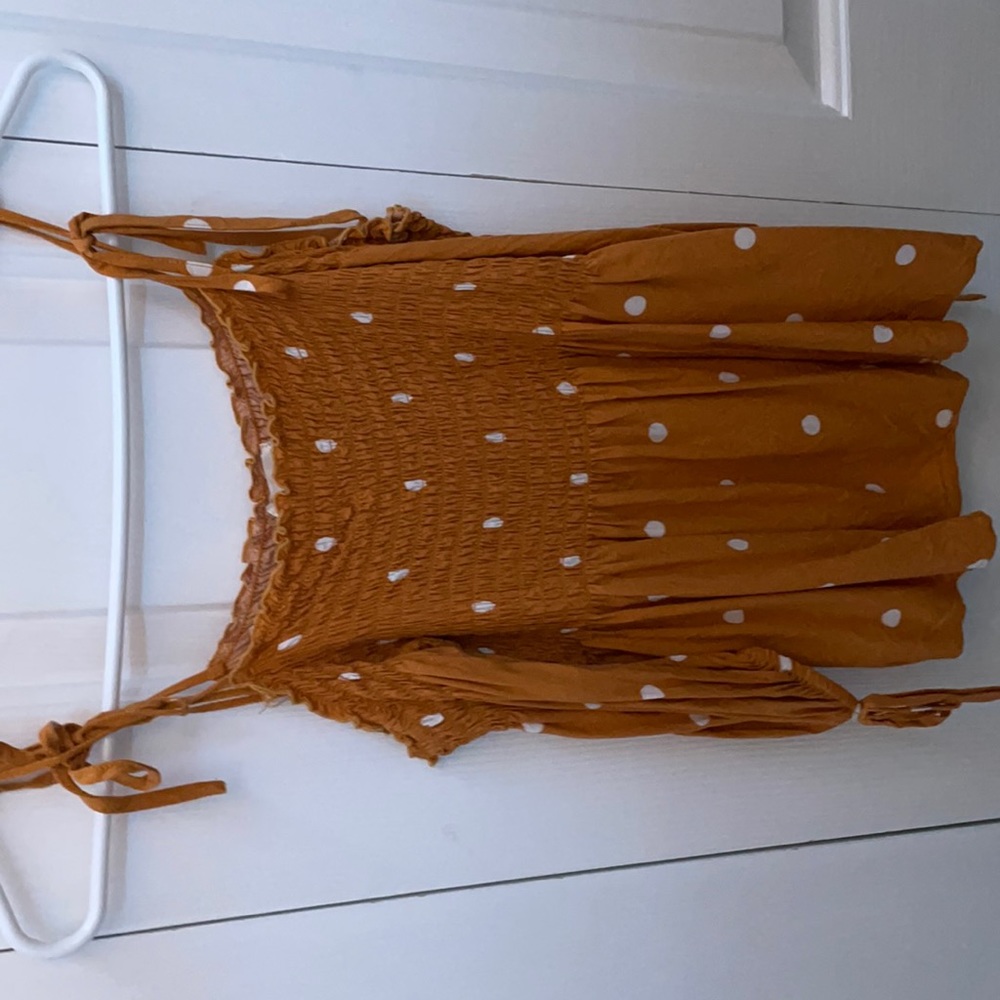 AEROPOSTAL YELLOW POLKA DOT CUT SHOULDER TOP